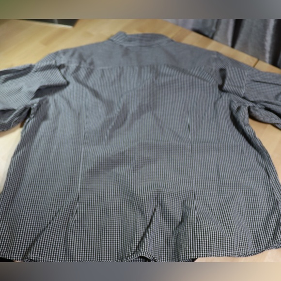 Bundle of three long sleeve, button up shirts, size XL - Picture 8 of 16